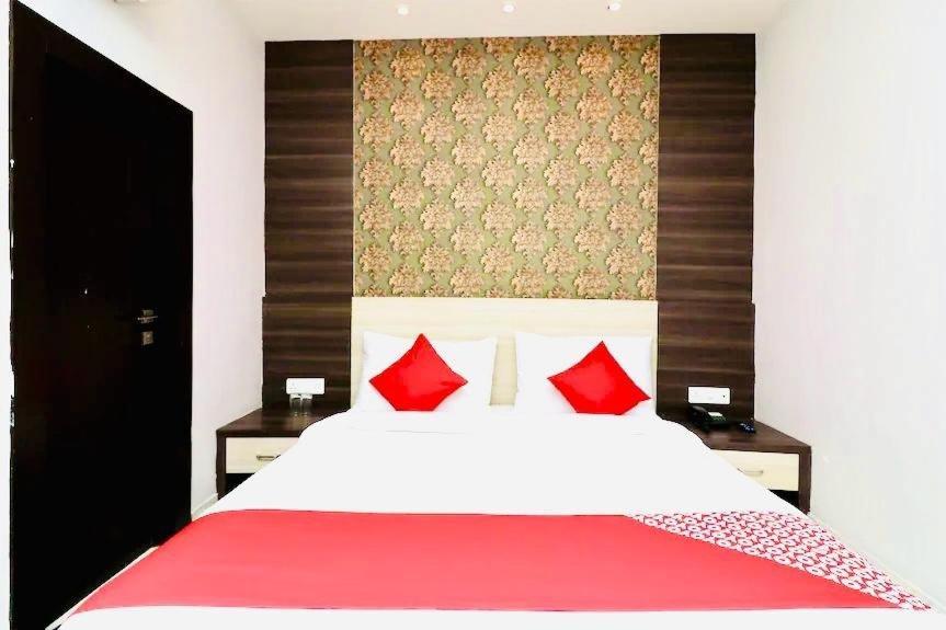 Hotel Megha Inn Lucknow Eksteriør billede
