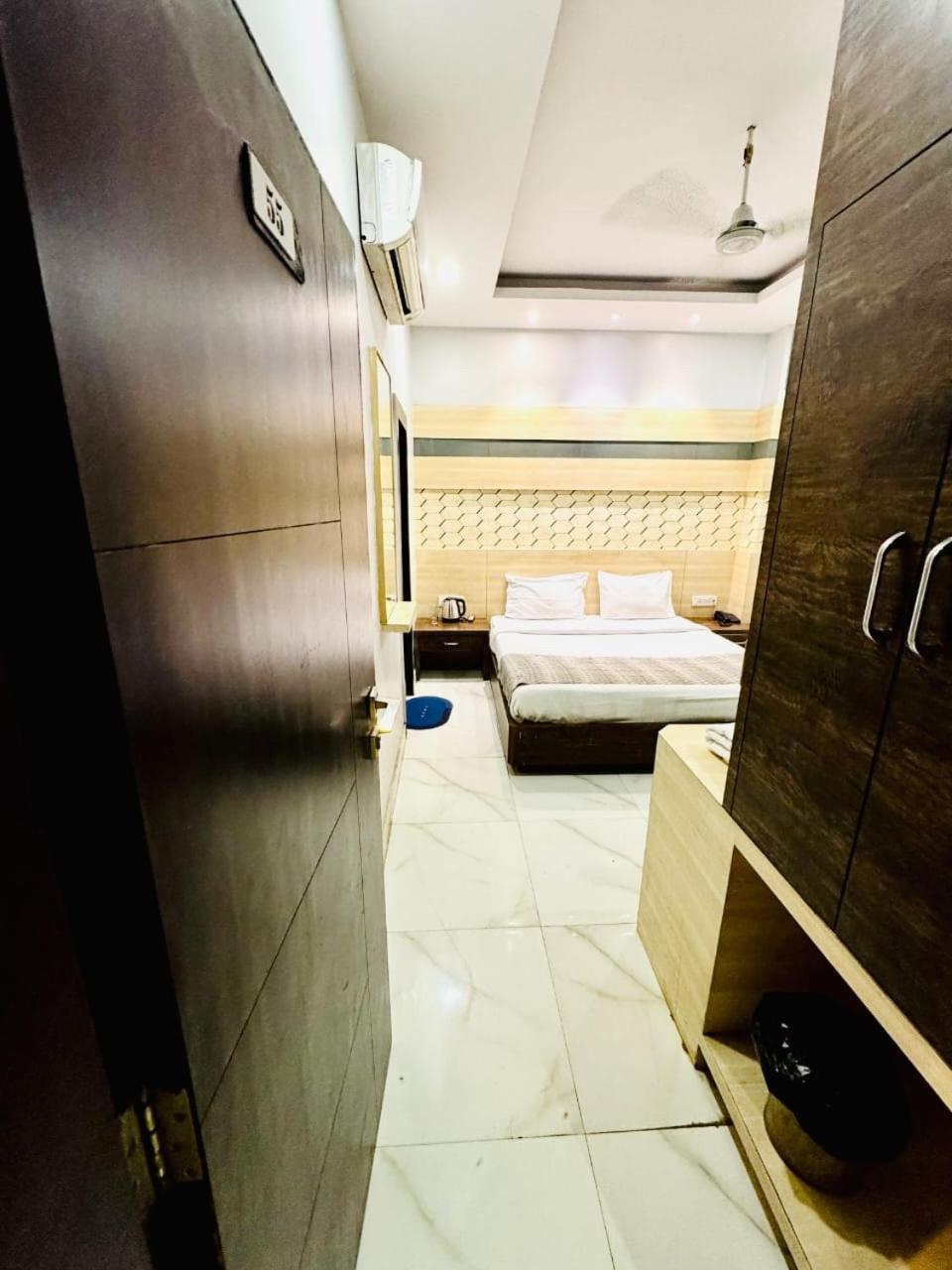 Hotel Megha Inn Lucknow Eksteriør billede