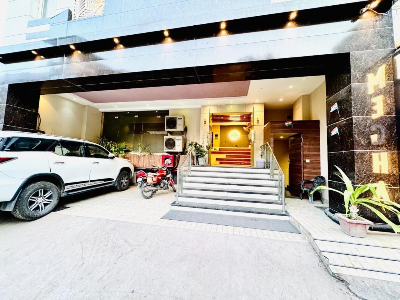 Hotel Megha Inn Lucknow Eksteriør billede