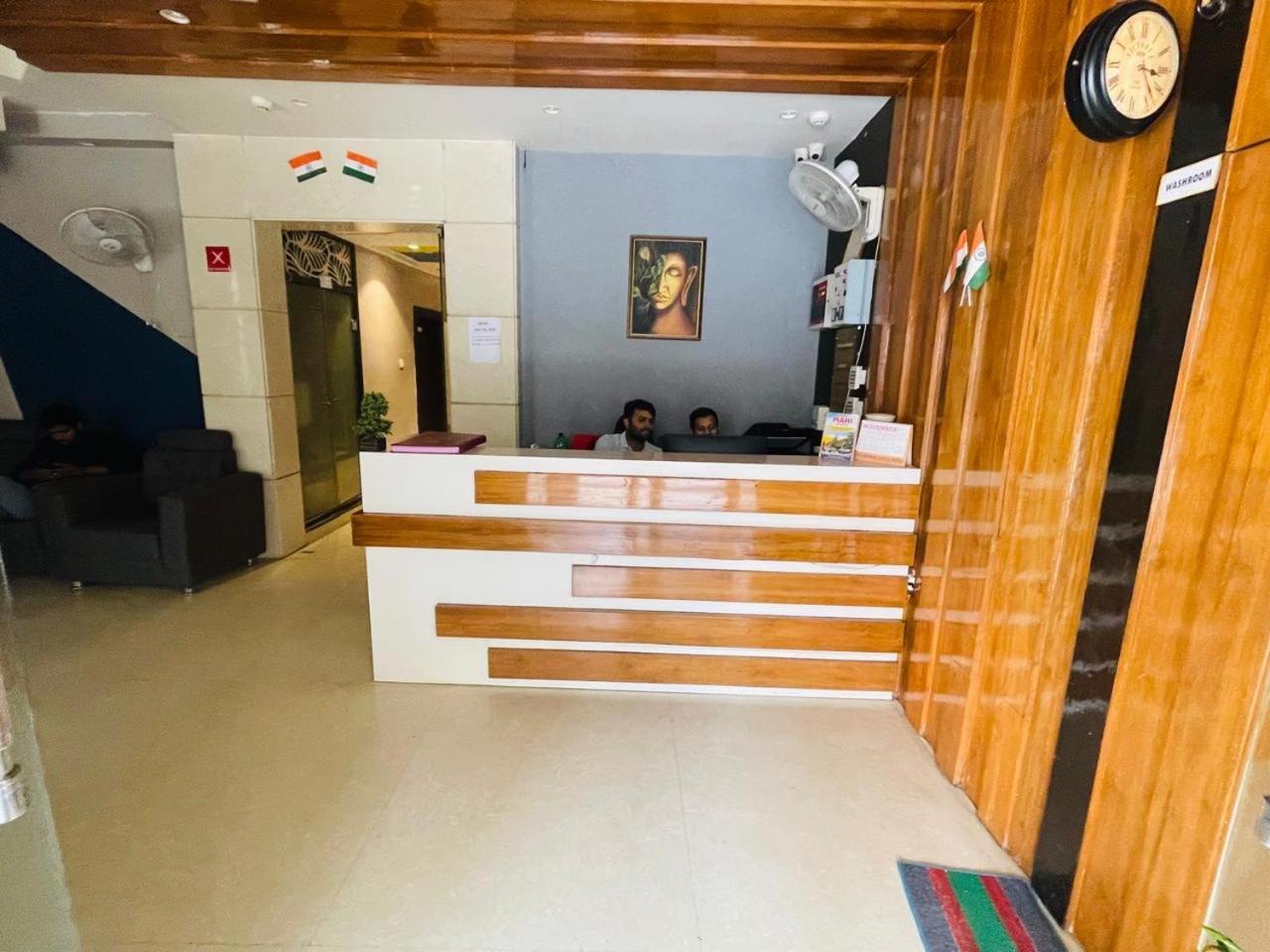 Hotel Megha Inn Lucknow Eksteriør billede