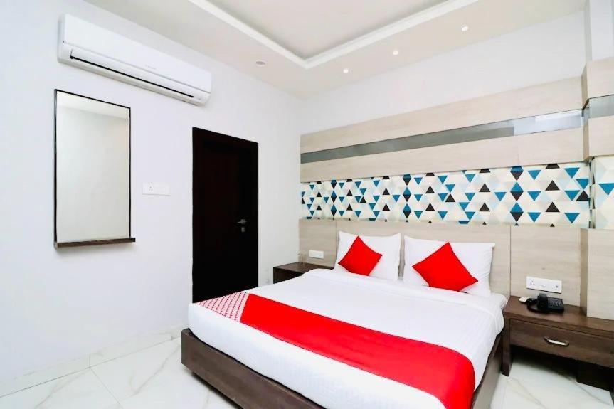 Hotel Megha Inn Lucknow Eksteriør billede