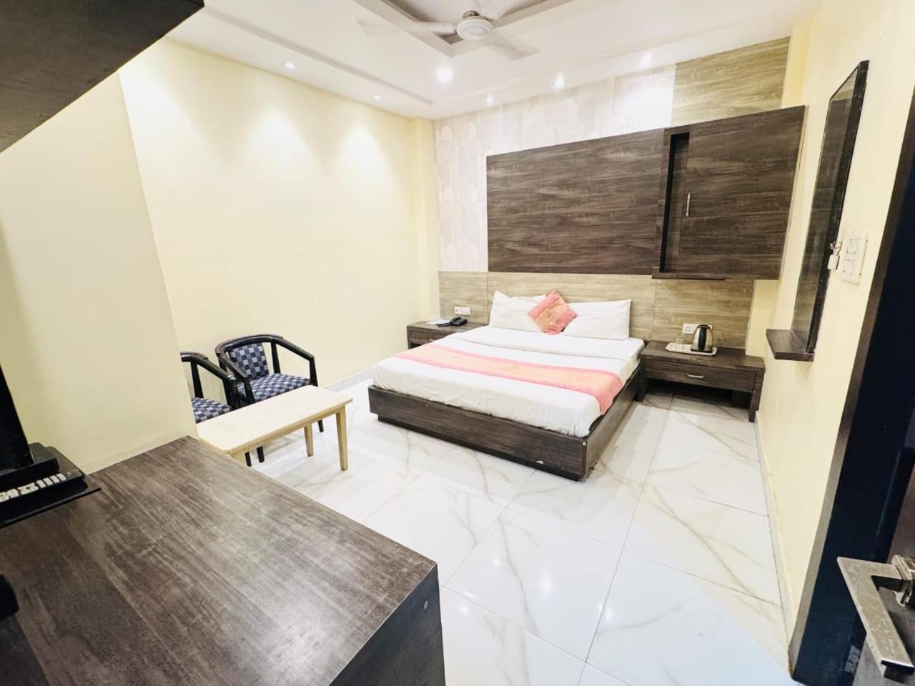 Hotel Megha Inn Lucknow Eksteriør billede