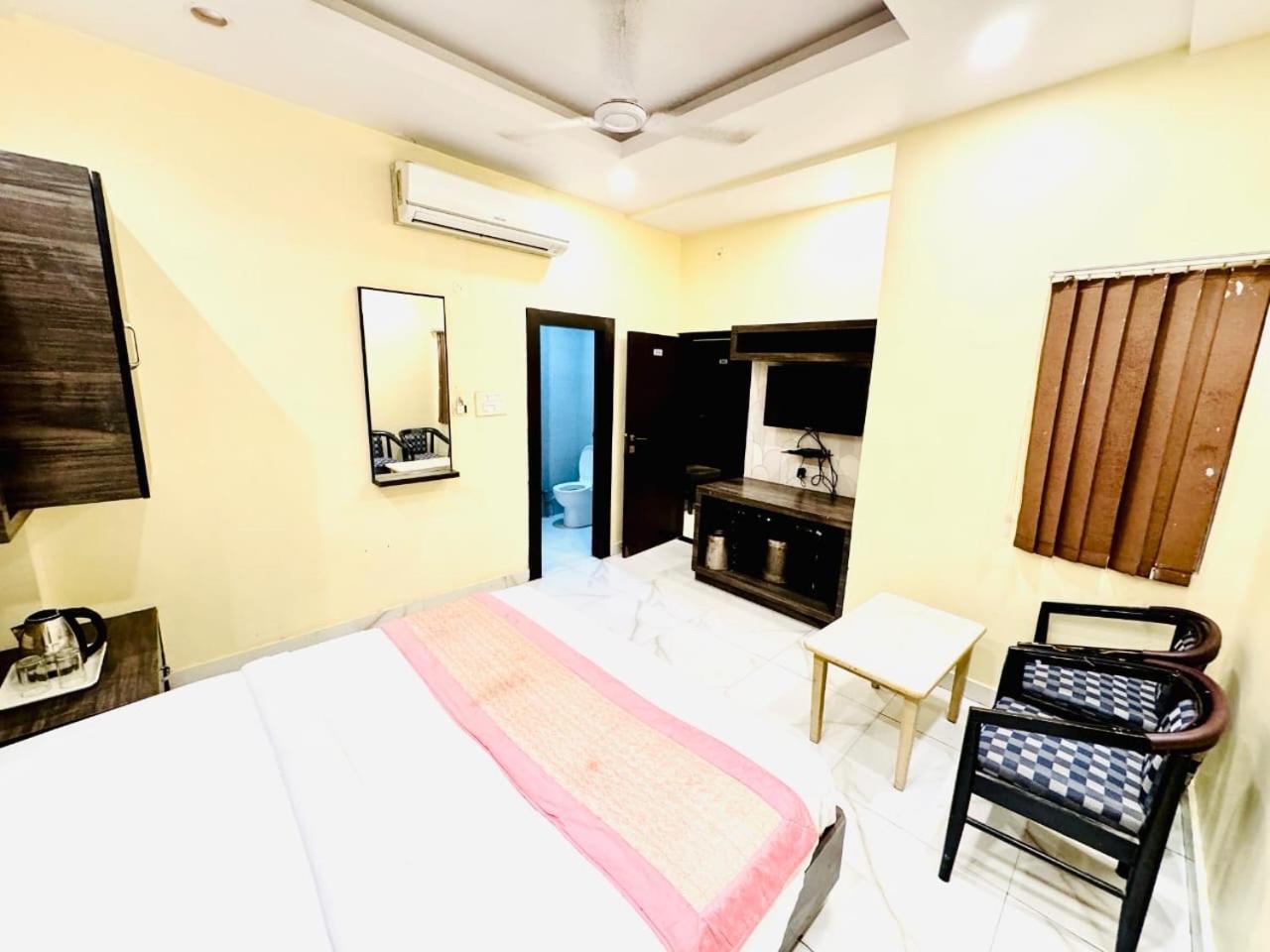 Hotel Megha Inn Lucknow Eksteriør billede